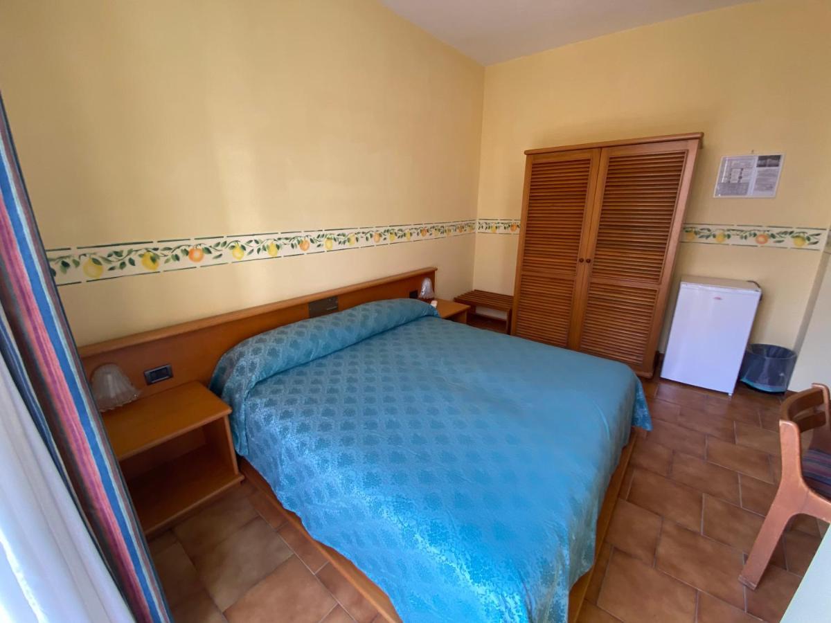 Hotel San Pietro Letojanni Esterno foto