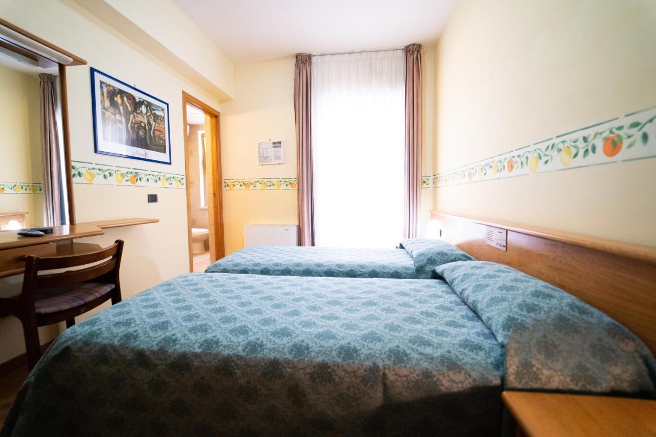 Hotel San Pietro Letojanni Esterno foto