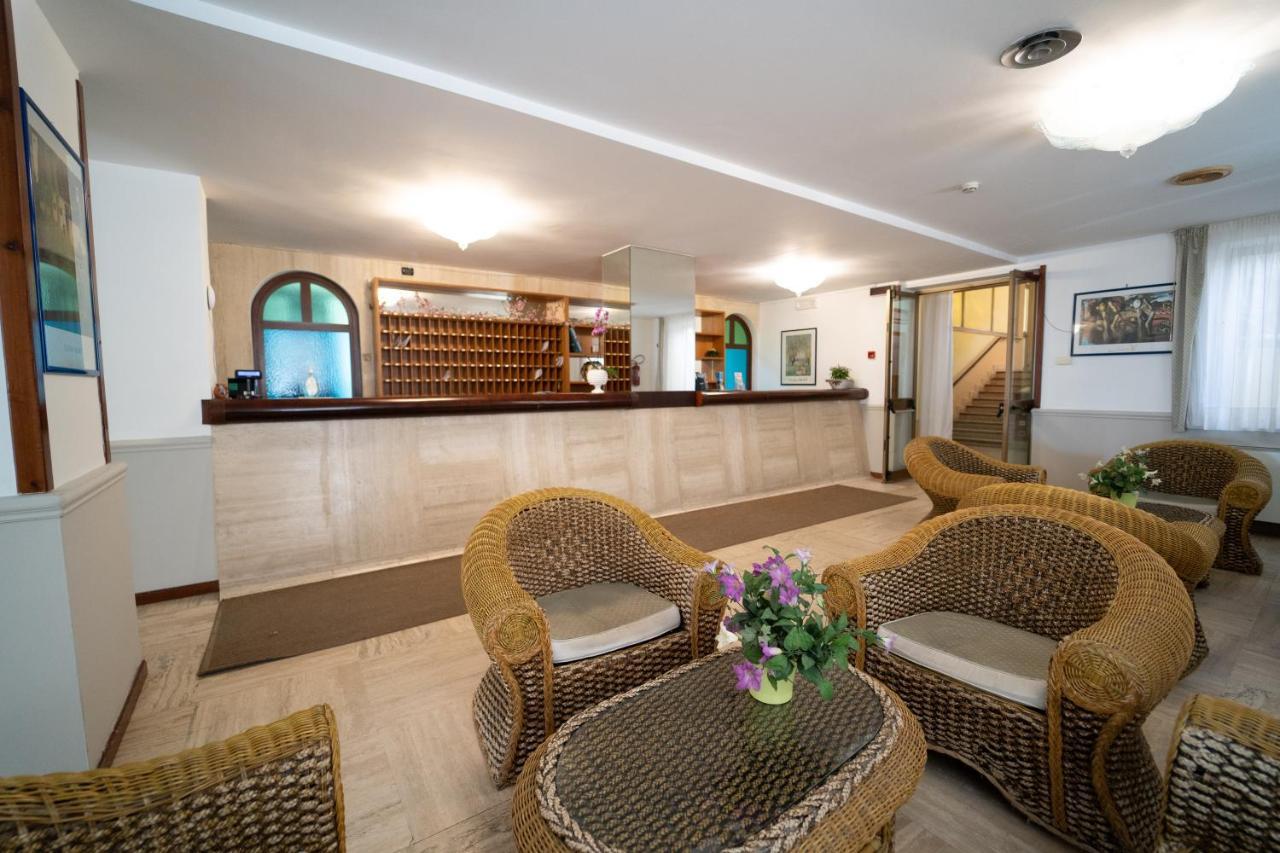 Hotel San Pietro Letojanni Esterno foto