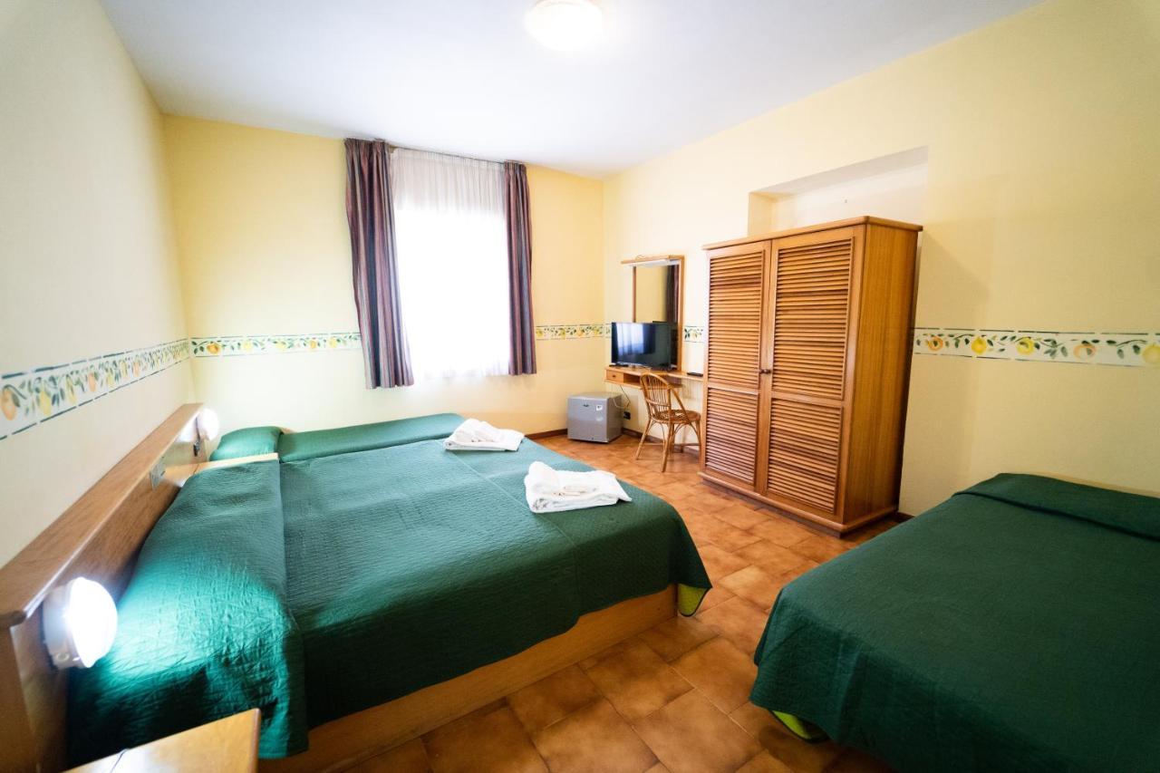 Hotel San Pietro Letojanni Esterno foto