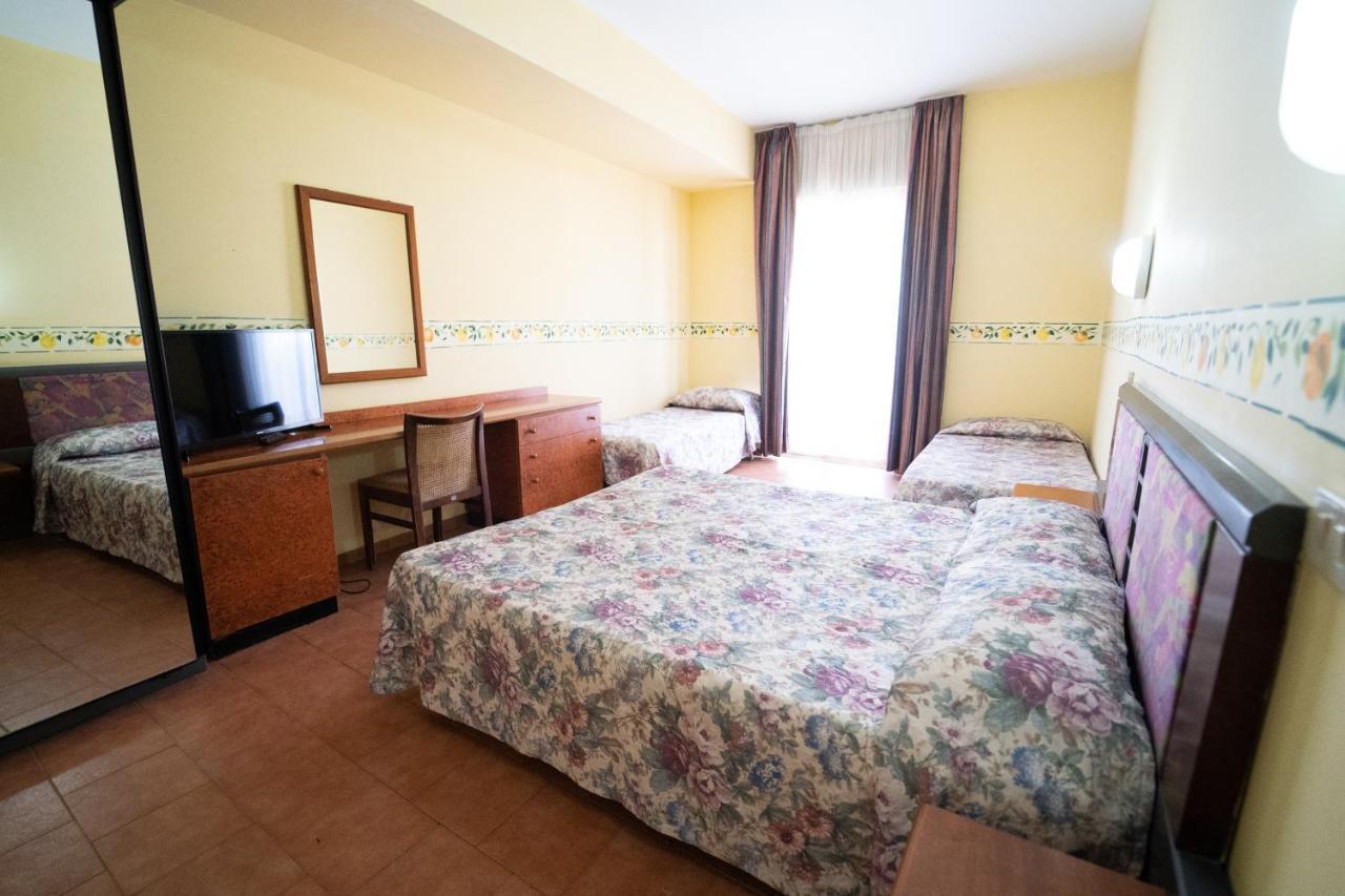 Hotel San Pietro Letojanni Esterno foto