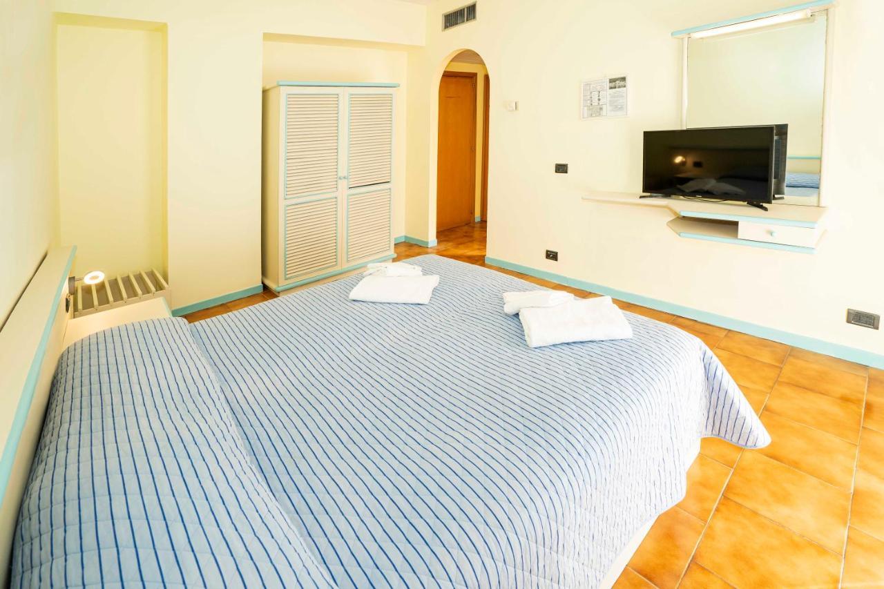 Hotel San Pietro Letojanni Esterno foto