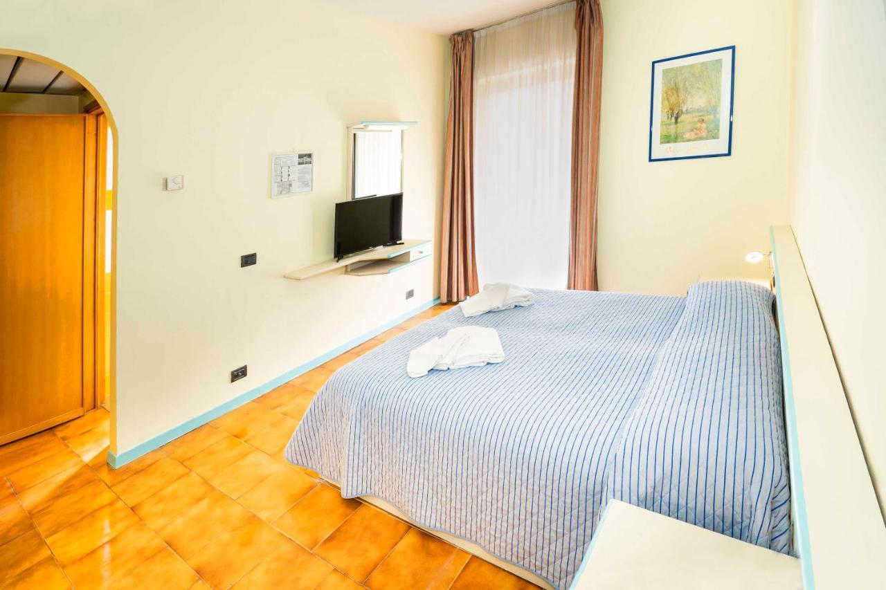 Hotel San Pietro Letojanni Esterno foto